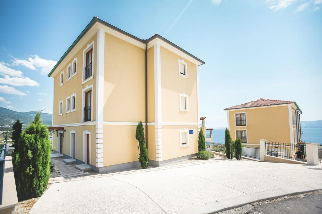 Apartments Poville Residence Povile Bagian luar foto