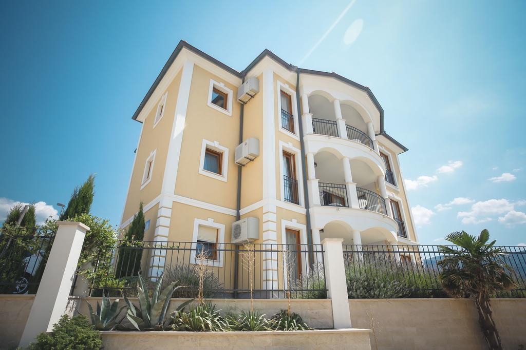 Apartments Poville Residence Povile Bagian luar foto