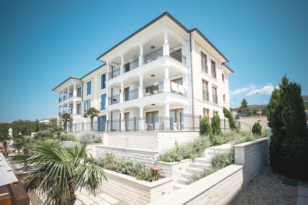 Apartments Poville Residence Povile Bagian luar foto